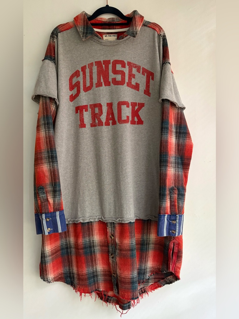 We The Free Remade With Love Twofer Tee🔥
Sunset Track graphic• XL